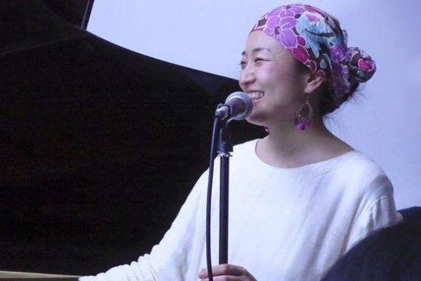 モモと遊ぼう！ ピアノ弾き語りミニライブ